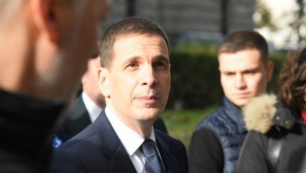 БЛОКАДЕРИ ЗГАЗИЛИ МИЛОША ЈОВАНОВИЋА! Рат међу блокадерима се наставља