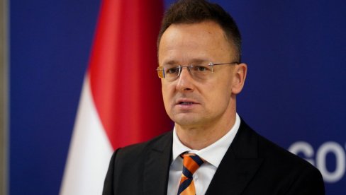 Петер Сијарто тешко болестан, имао три операције: За то нико не би желео да чује