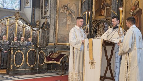 Načelnik Generalštaba Mojsilović prisustvovao vaskršnjoj liturgiji u Sabornoj crkvi
