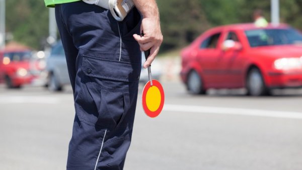 СИТНА НЕКУЛТУРА: Топ 10 лоших навика возача које полиција готово никада не кажњава