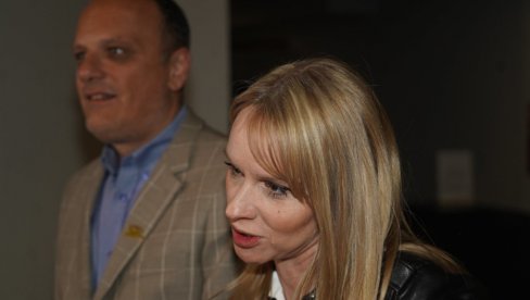 UDARILA SAM GA! Našu glumicu muž je prosio tri puta - razveli se, a onda pomirili: Nije mi se svideo...