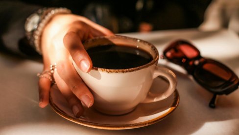 Ne možete da zamislite jutro bez mirisa kafe? Nutricionisti otkrili koliko je zdravo konzumirati je svaki dan