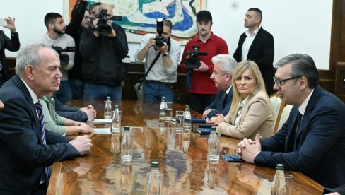 NOVA TURA RAZGOVORA: Vučić na konsultacijama sa predsednikom Ruske stranke (FOTO)
