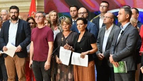 СТАЋЕМО ИМ НА ЦРТУ! Вучић послао важну поруку опозицији: Немојте да се цепкате, удружите се и победите, ако можете