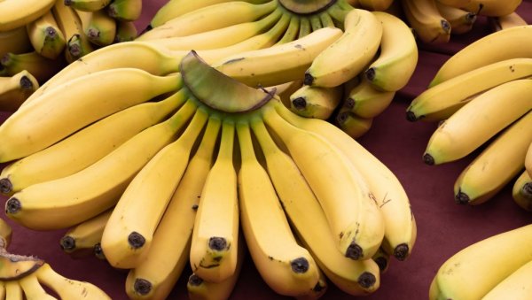 ВРЕДЕ СУВОГ ЗЛАТА: Сви бацамо коре од банане, а они их скупљају и зарађују милионе