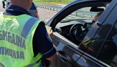 ПРЕТИЦАО КОЛОНУ БРЗИНОМ 65 КМ  ВЕЋОМ ОД ДОЗВОЉЕНЕ: У Јужнобачком округу за време празника полиција и открила и санкционисала 1.488 прекршаја