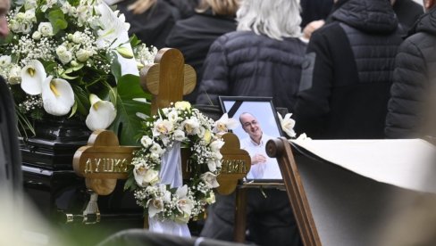 Сахрањен Душко Вујошевић (ФОТО/ВИДЕО)