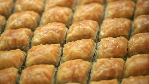 Ovo sigurno niste probali: Baklava sa kamilicom, bez jaja i mleka