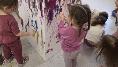 Стигли поклони поводом Васкра: Градоначелник Шапца посетио новоотворени вртић ,,Хајди