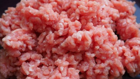 Deluje sveže, a nije: Trikovi proizvođača mlevenog mesa koje kupci ne vide