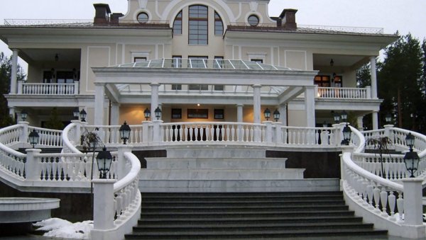 Путинова вила под појачаном заштитом: Око резиденције распоређено 27 ПВО система