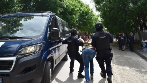 Ухапшен због 19 килограма марихуане: У стану Кикинђанина пронађена дрога, он приведен