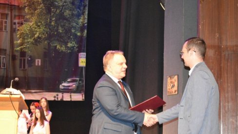 Svečanost u Požarevcu: Uručene povelje „Dositej Obradović“ pojedinicima i institucijama za doprinos u oblasti obrazovanja