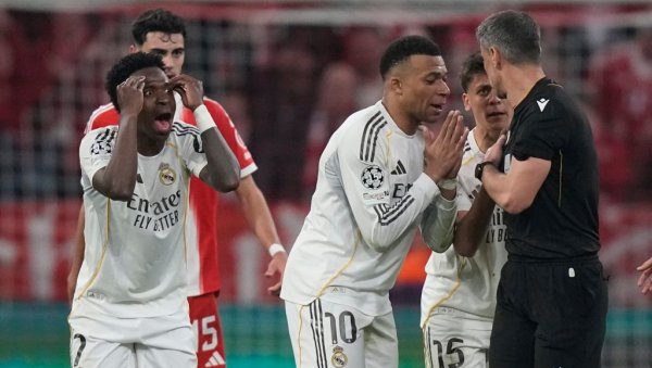 Није Славко крив: Камавинга је глупи идиот!