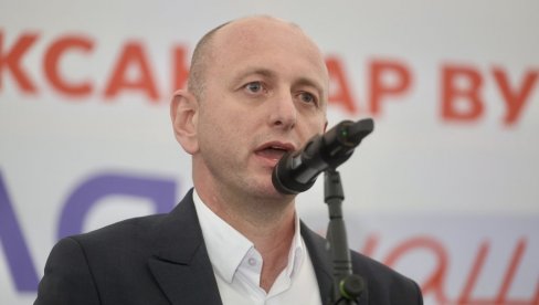 Zabili smo nož u leđa bratskoj Srbiji Knežević: Vreme je da Crna Gora povuče priznanje lažne države i spere sramotu sa sebe