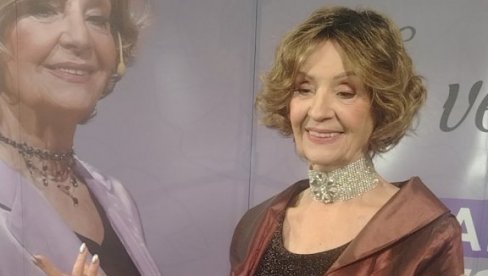 Od izvora u Miločaju dva putića za večnost: Lepa Lukić počela svoj koncert emotivnim govorom i velikim hitom (FOTO)