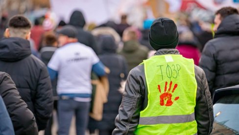 ТЕРОРИСТИЧКИ ПРЕДЛОГ БЛОКАДЕРА: Најснажнији подржаваоци студентско-блокадерске листе траже резолуцију о злочинима Србије