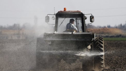 Podigli cene đubriva, prave i veštačke nestašice: Pojedini trgovci uvideli da mogu dodatno da zarade na krizi na Bliskom istoku