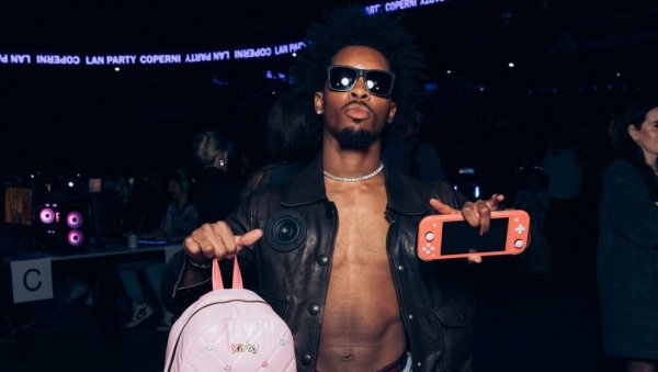 Посмртни остаци девојчице (14) пронађени у аутомобилу: Амерички певач Д4вд ухапшен због убиства тинејџерке