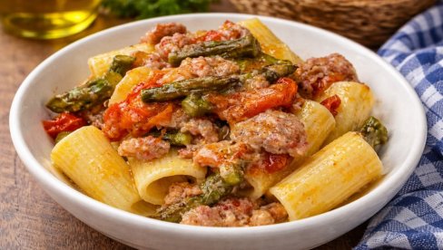 RIGATONI SA KOBASICOM:  Ukus Italije na vašem stolu