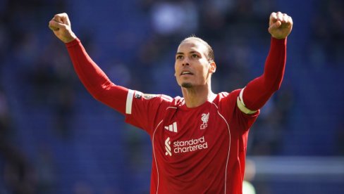 Ludnica u velikom derbiju: Liverpul u neverovatnoj završnici srušio Everton (foto/video)