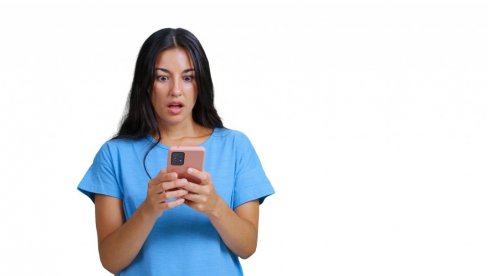 Један код открива све: Како да проверите да ли неко прати ваше позиве и поруке