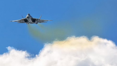 УБИЛАЧКИ ТАНДЕМ СТИЖЕ НА ТРЖИШТЕ! Спој Су-57Е и РВВ-СДМ леди крв у жилама – ево ко ће га први купити!