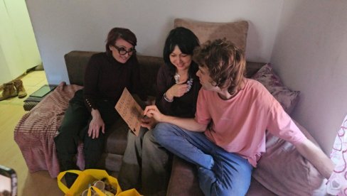 Мама волим те - Воја (24) је изговорио први пут: Захваљујући таблету, младић с аутизмом може да искаже у њему заробљене речи (ФОТО)