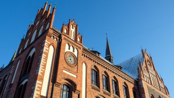 Забрана руског у школама у Летонији: Росликов упозорава на прикривену дискриминацију