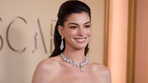 Ovo je njena godina - En Hatavej je najlepša žena na svetu: Magazin Pipl njoj dodelio laskavu titulu (FOTO)