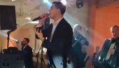 Svi pričaju o ovom trenutku sa svadbe sina Milenka Kostića: Nermin Handžić nastupom oduševio, ali i rasplakao goste (FOTO)