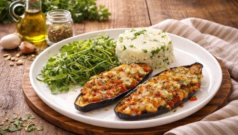 PUNJENI PATLIDŽAN: Sočno jelo koje osvaja na prvi zalogaj