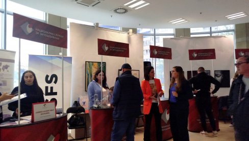 И Војска Србије међу послодавцима: У Параћину одржан пролећни Сајам запошљавања, уз технички збор у главној улици (ФОТО)