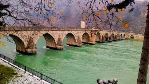 Перућац - Вишеград, бродом: Пловидба смарагдном Дрином дуга 52 километра (ФОТО)