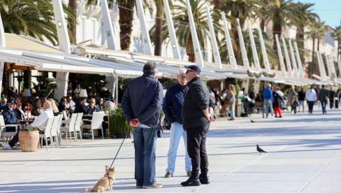 За Хрвате јe четник, за Србе усташа! Сина су му убили у Београду, преживео је рак, а данас као бескућник скупља флаше по контејнерима