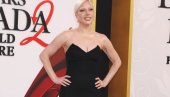 Лејди Гага изненадила све: Лепша је него икада - овакву је нисмо видели на црвеном тепиху (ФОТО)