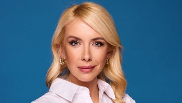 Јасна Ђуровић за ТВ новости: Живот је стварно чудо, а памтим загрљај и ружу убрану за мене у Зеници (ФОТО)