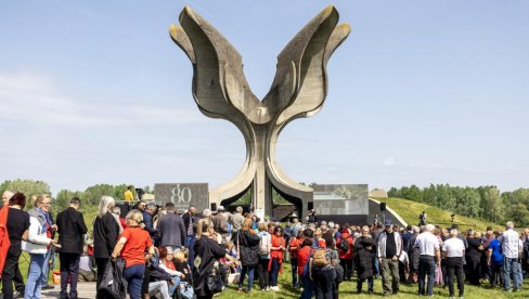 На месту страдања бранио усташки поклич: Пленковић и комеморацију код Каменог цвета у спомен-парку искористио да релативизује историју