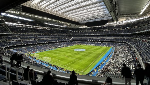 Незапамћено! Ево како изгледа Сантjаго Бернабеу као тениски терен (ФОТО)