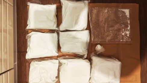 Novosadska policija zaplenila sedam kilograma amfetamina: Uhapšen Novosađanin (46) iz Novog Sada osumnjičen za trgovinu drogom