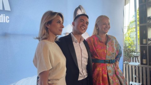 Подршка која има тежину: Илда Шаулић доласком увеличала промоцију новог дуета Марине Тадић и Ивана Симића (ФОТО)