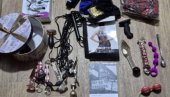 Profesor blokader zaustavljen na granici sa koferom punim se*sualnih pomagala: Vibratori, japanske kuglice, sado-mazo oprema (FOTO)