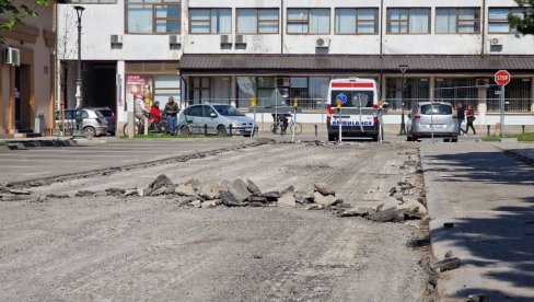 Na popravnom još jedna ulica: Izvođači radova nisu se proslavili obavljenim poslovima u centru Kule