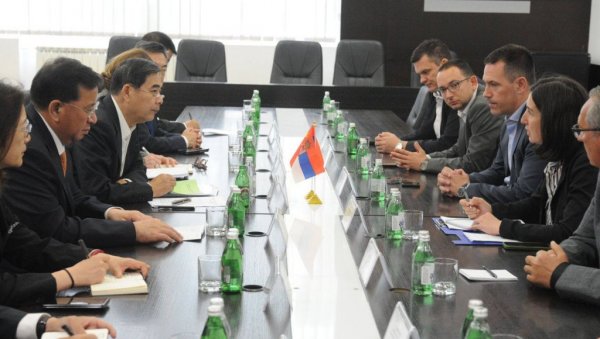 Нови мостови сарадње: Састанак делегције НР Кине са челницима Краљева