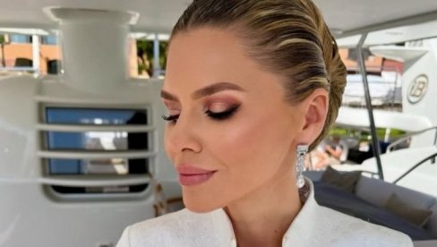 Melina DŽinović pokazala kako je bila našminkana na venčanju sa britanskim milionerom: Izgled upotpunila skupocenim nakitom i savršenom punđ