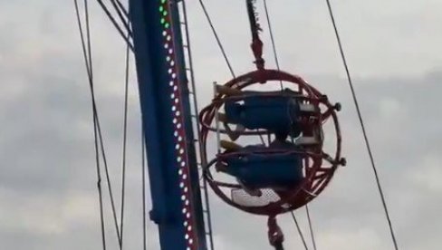Деца остала да висе на 90 метара висине након пуцања сајле: Драма у Шпанији у забавном парку (ВИДЕО)