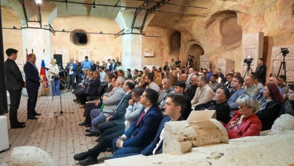 Србија и Русија имају наду да ће трајати и побеђивати Основан Клуб младих Руског историјског друштва Србије (ФОТО)