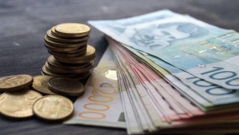LEŽU PARE NEZAPOSLENIMA: Poznat tačan datum isplate naknada
