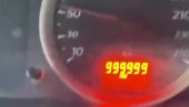 Snimio tren kad auto prelazi 1.00.000. km - vidite šta se onda desilo sa kilometražom (video)