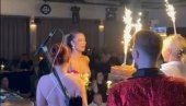 Ватромет на бини: Теи Таировић фанови честитали рођендан на наступу и оставили је једним гестом без речи (ФОТО)